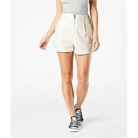 Levi's® Women's Loose A-Line Jean
Shorts Jet Stream White - Picture 1 of 3
